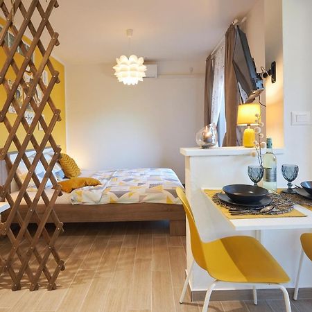 Apartment Yellow Porec Luaran gambar
